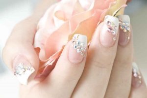 cute-nail-designs-with-rhinestones